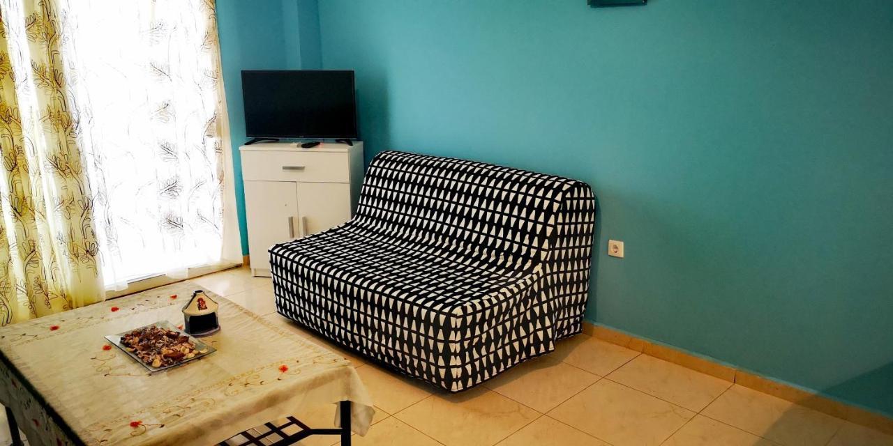 Apartment Oazis Офринион Екстериор снимка